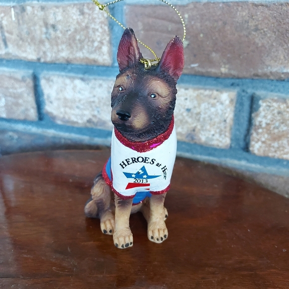 Heroes At Home 2013 Service Dog Christmas Ornament - Picture 2 of 7